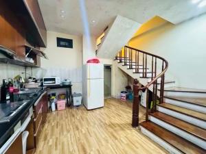 BÁN NHÀ ĐỘI CẤN - NGÕ NÔNG, GẦN PHỐ - NHÀ DÂN XÂY, KHUNG CỘT CHẮC CHẮN